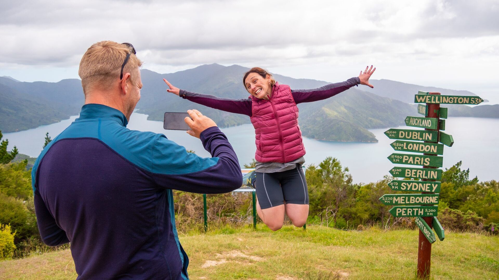 Jumping for joy on the Queen Charlotte Track (credit MarlboroughNZ / BareKiwi) Jumping for joy at Eatwells Lookout – the highpoint of the Queen Charlotte Track (credit MarlboroughNZ / BareKiwi)